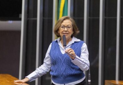 De Flávio a ACM Neto: a velha tentativa de derrotar pesquisas na Justiça