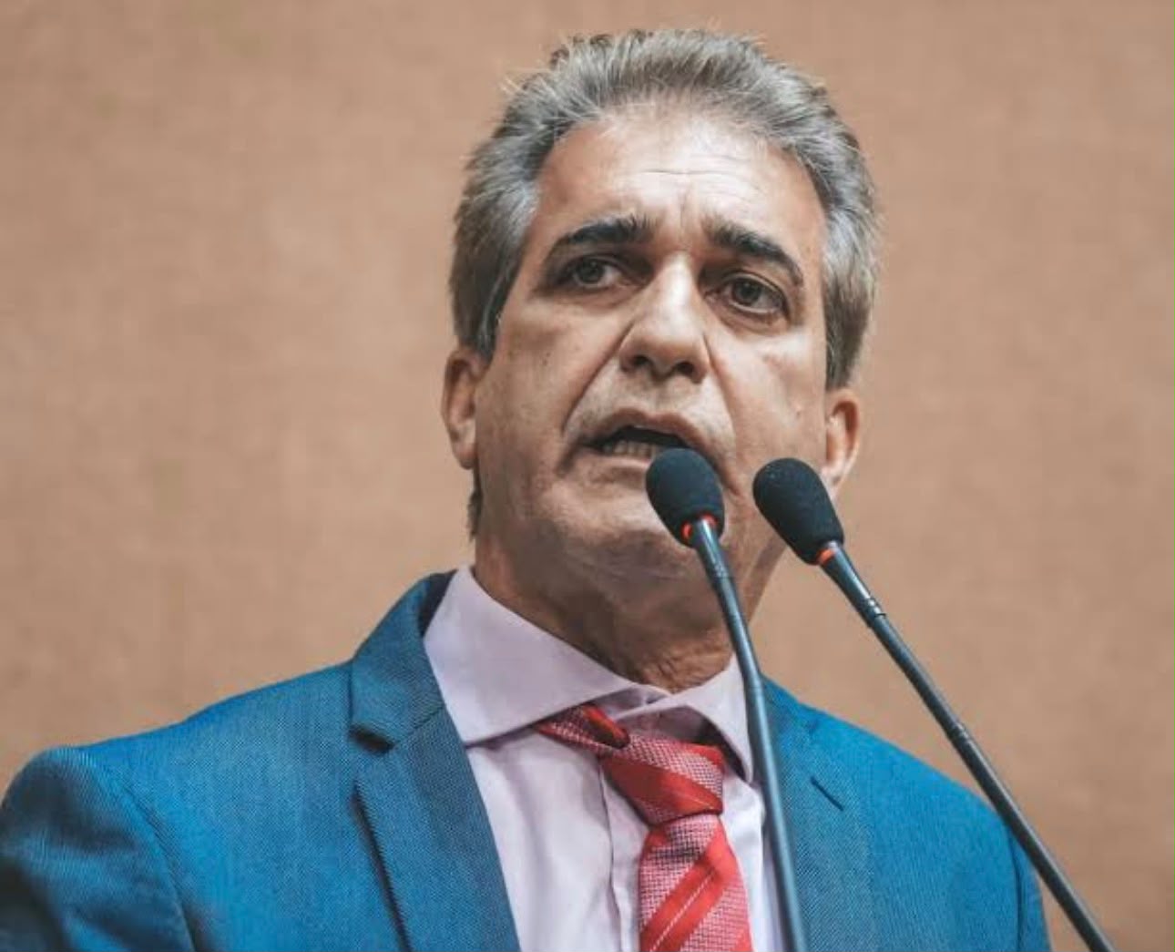 Robinson Almejda rebate Kiki Bispo e defende VLT: “Turma de ACM Neto sempre desprezou obras para os mais pobres”