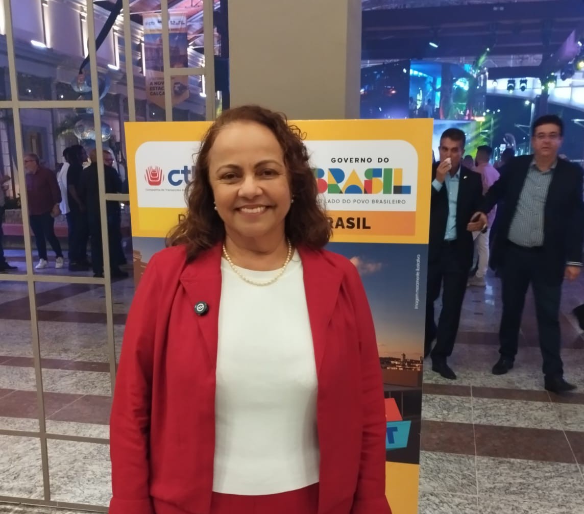 Na inauguração do VLT, Aladilce critica sistema municipal de transporte: “Frota sucateada”