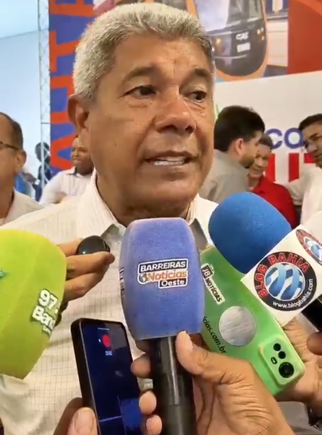 Jerônimo defende Wagner em Barreiras e diz que oposição tenta atingir Lula pela Bahia