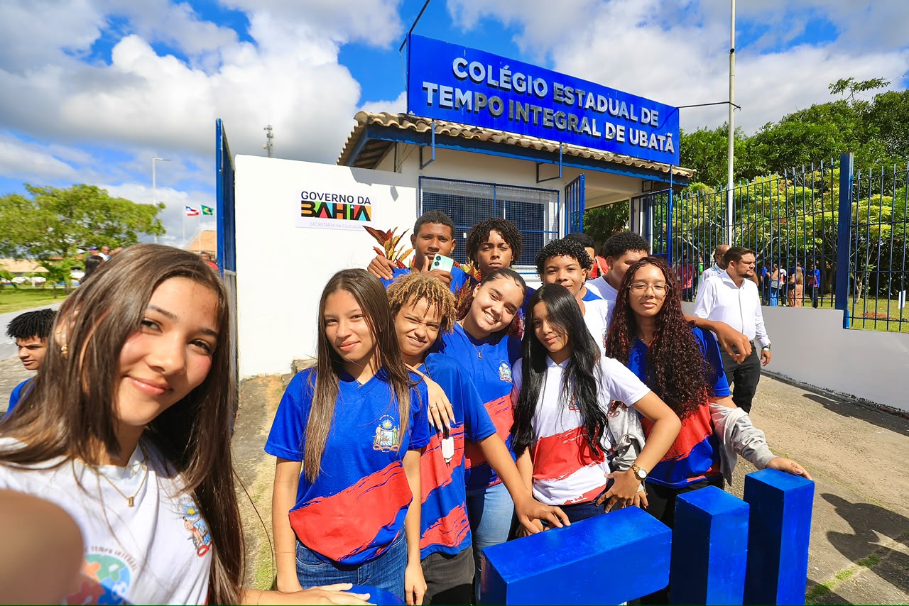 Em Ubatã, governador entrega 150ª escola reformada e ampliada desde 2023