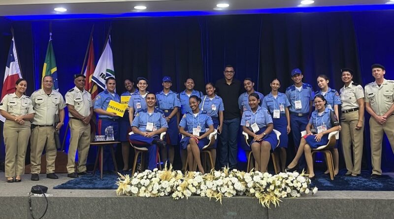 Colégio da Polícia Militar de Ilhéus fortalece protagonismo estudantil em seminário de Ciências