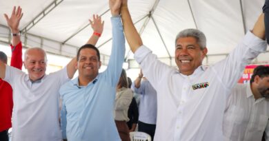 Prefeito que apoiou ACM Neto faz convite para Jerônimo e fala em “tomar um licor juntos”