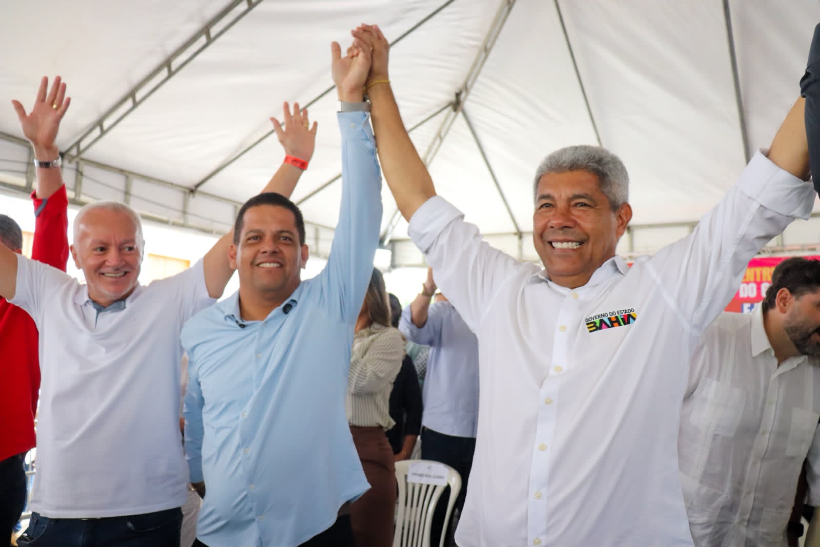 Prefeito que apoiou ACM Neto faz convite para Jerônimo e fala em “tomar um licor juntos”