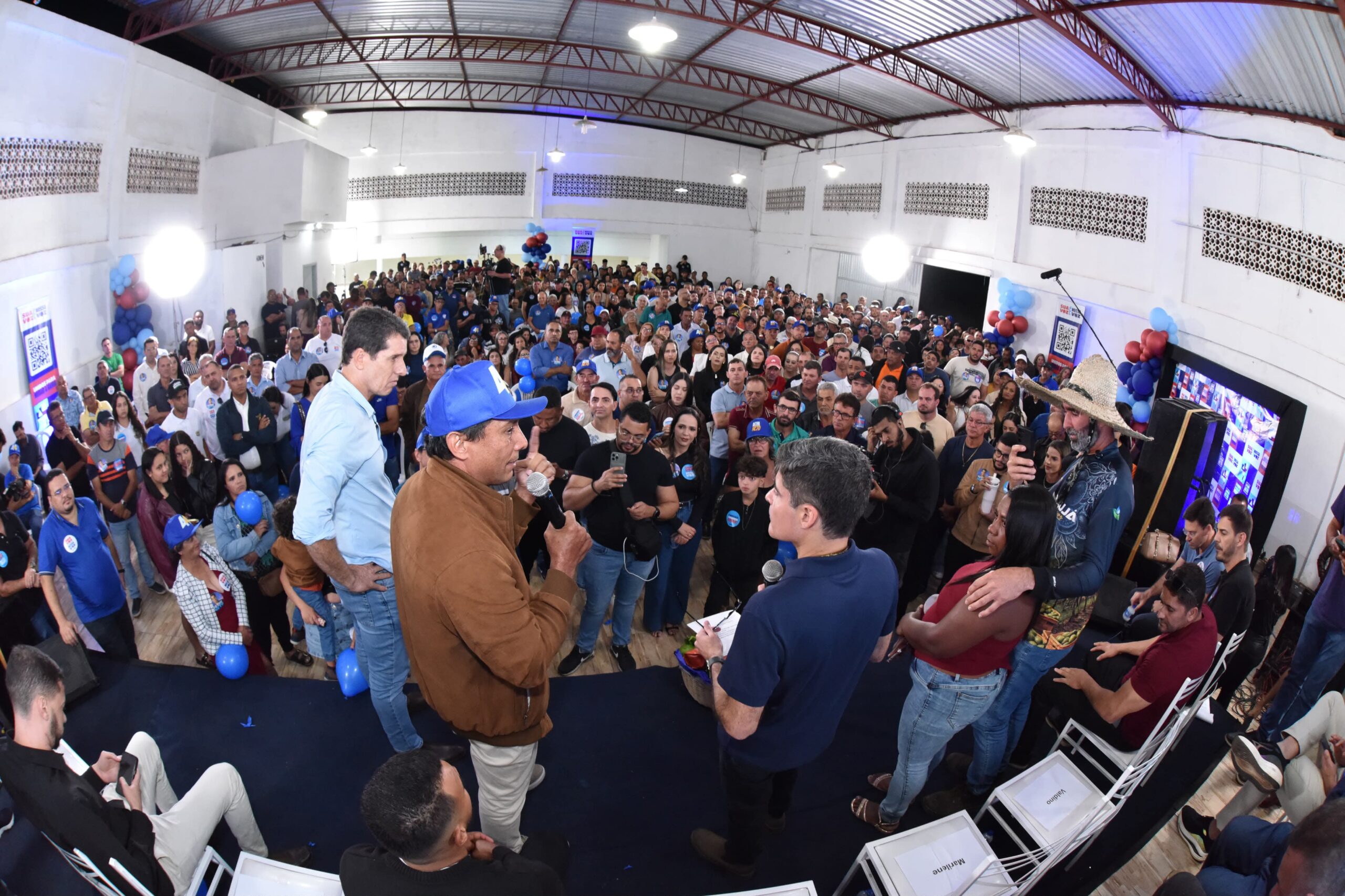 Em Barra da Estiva, ACM Neto ouve demandas da população sobre água e saúde e promete novo hospital e obras hídricas na região