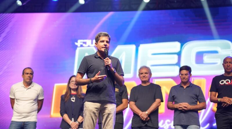 ACM Neto diz que jovens podem liderar transformação da Bahia durante evento da Universal