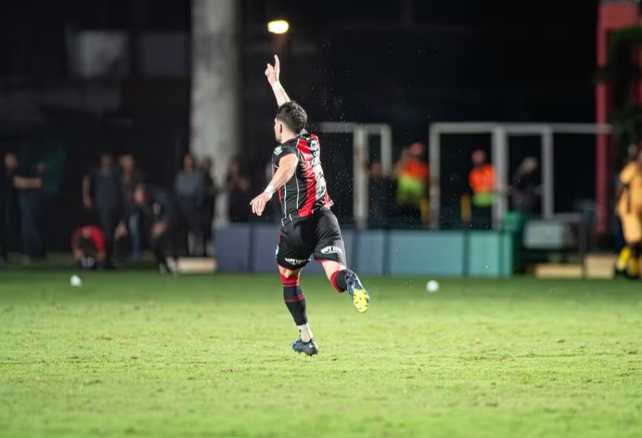 Vitória vence o Fortaleza e conquista o pentacampeonato da Copa do Nordeste
