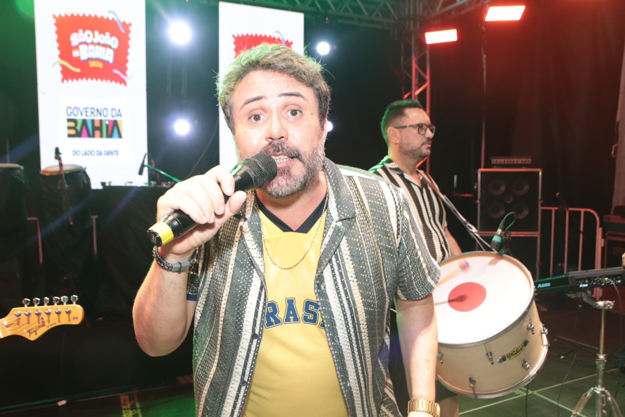 Forró e Copa do Mundo movimentam a primeira noite do São João nos Bairros em Itapuã