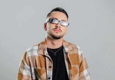 Cantor Pedro Vinícius anima festejos juninos em Pernambuco, Alagoas e Paraíba