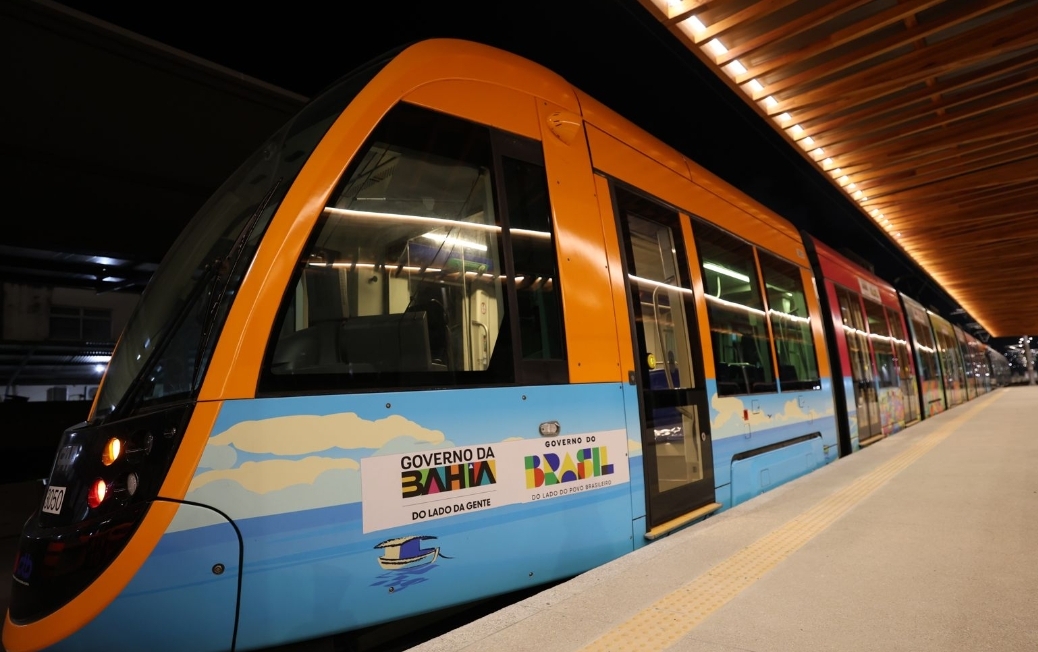 Obras do VLT avançam com entrega da Estação Calçada e melhorias viárias em Salvador