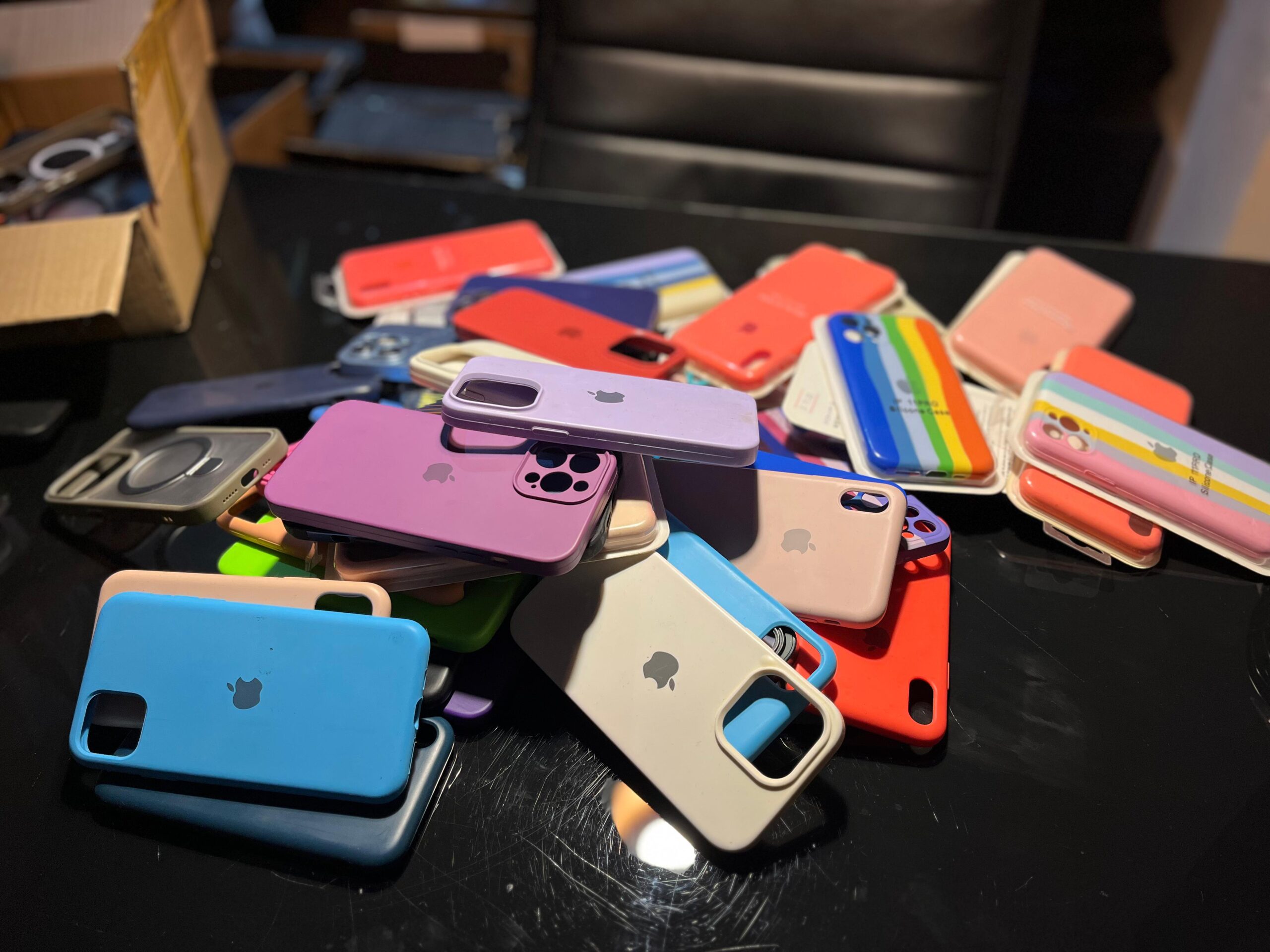 Operação Mobile 360° apreende celulares e acessórios em lojas de Salvador