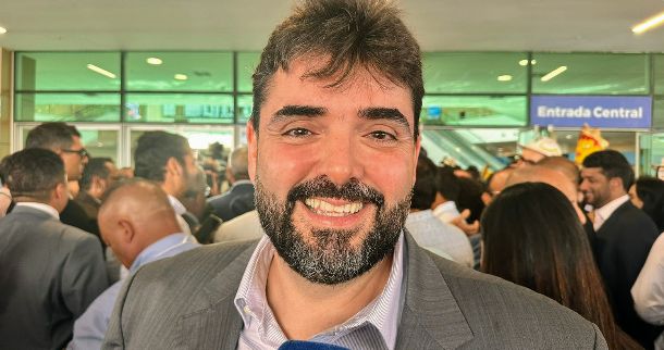 “Arrogância”: internauta define campanha de Neto e Adolpho Loyola endossa