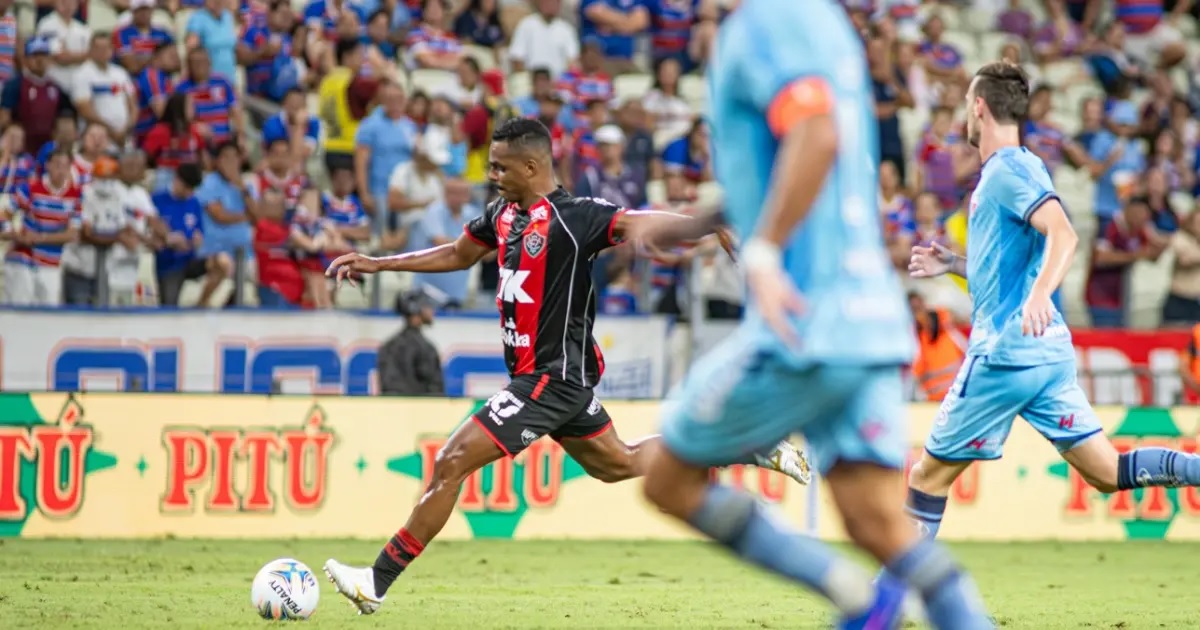 Vitória vence Fortaleza de virada no Castelão e abre vantagem na final da Copa do Nordeste