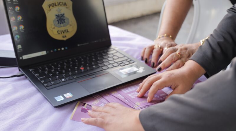 Polícia Civil oferece atendimento especializado para mulheres durante as comemorações do 2 de Julho em Salvador