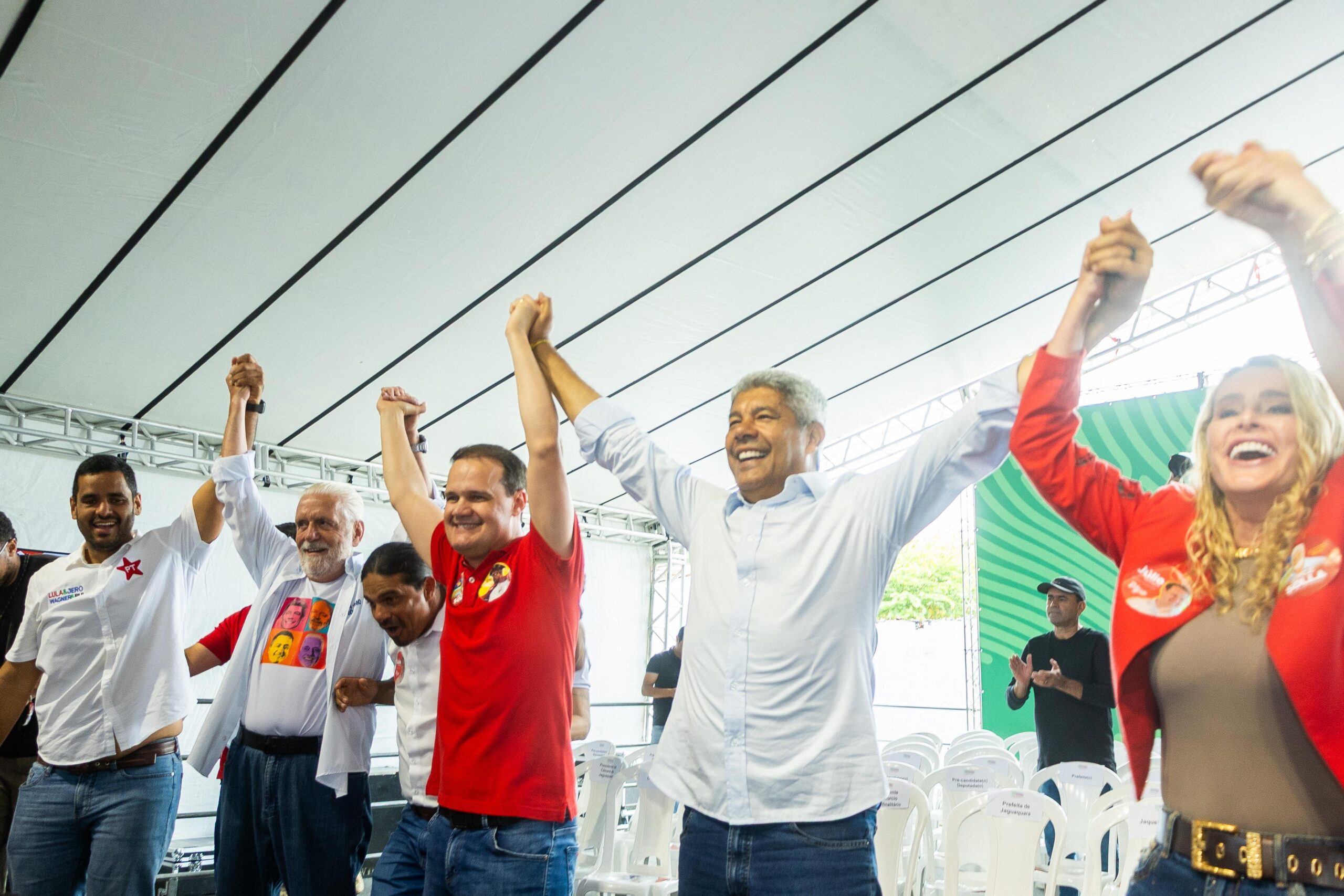 Júlio reúne apoio de lideranças, é acompanhado por multidão e mostra força no PGP do Vale do Jiquiriçá
