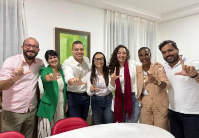 Ivoneide recebe apoio do presidente do PT de Feira de Santana e amplia força no município
