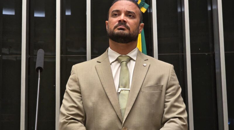 Perseguição política se intensifica e a bola da vez foi o Capitão Alden