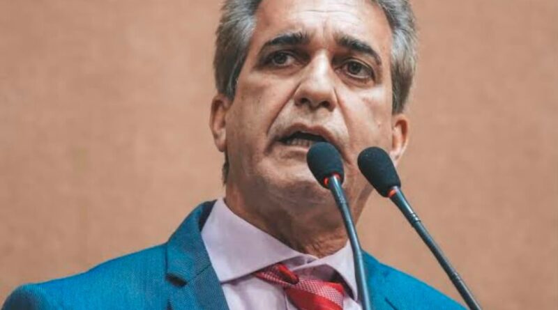 Robinson cobra explicações de ACM Neto e Bruno Reis após nova operação do MP na Prefeitura de Salvador