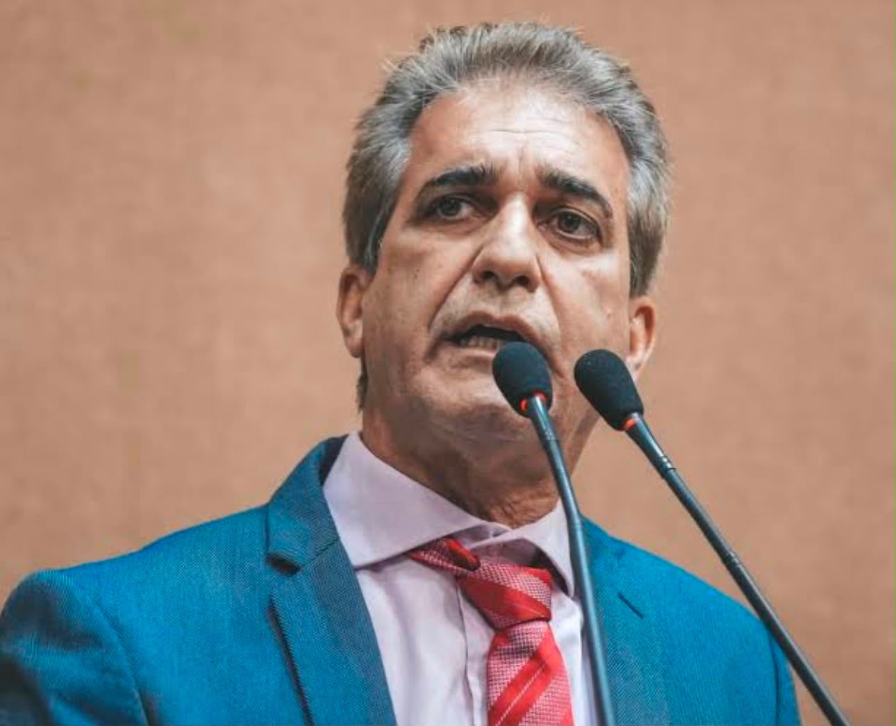 Robinson cobra explicações de ACM Neto e Bruno Reis após nova operação do MP na Prefeitura de Salvador