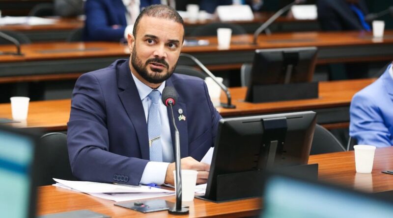 Capitão Alden aprova relatoria de PL que isenta os profissionais de segurança do IR