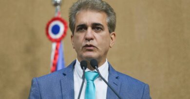 “Bruno Reis se contradiz e deixou Salvador entregue ao lixo e aos escândalos”, dispara Robinson Almeida, em resposta ao prefeito