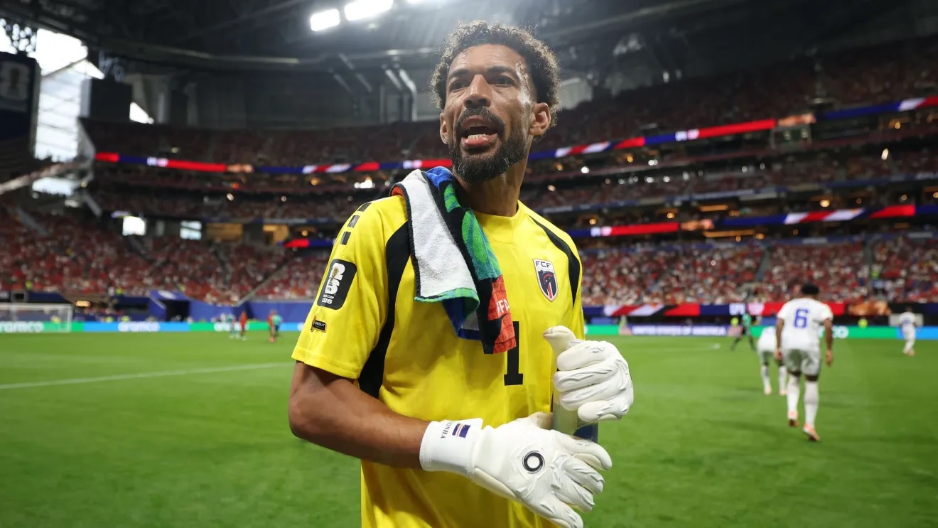 Clube baiano faz proposta ao goleiro Vozinha, destaque de Cabo Verde na Copa do Mundo de 2026