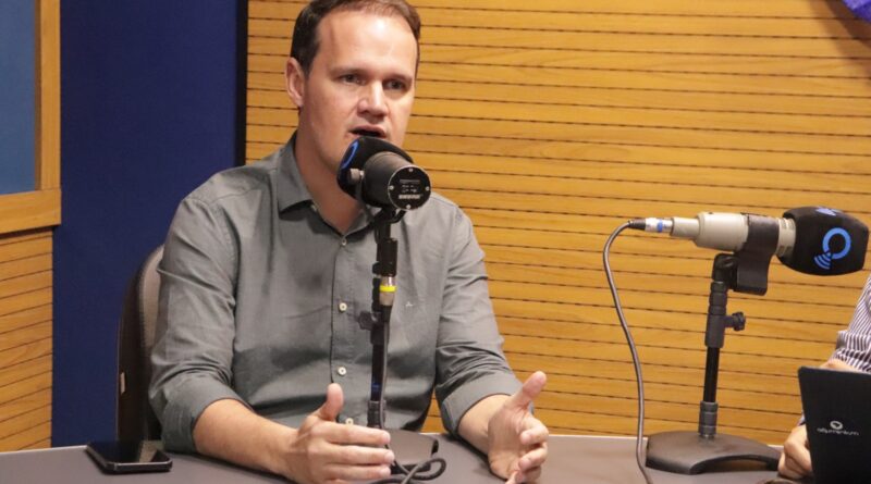“Quer prometer para a Bahia o que não fez por Salvador”, afirma Júlio Pinheiro sobre ACM Neto