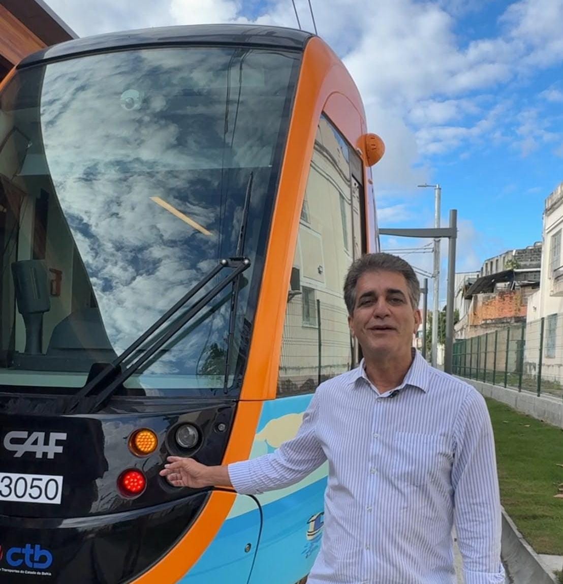 “Quem enganou Salvador foi Bruno Reis, que abandonou a prefeitura pra fazer campanha”, afirma Robinson ao rebater críticas do prefeito ao VLT