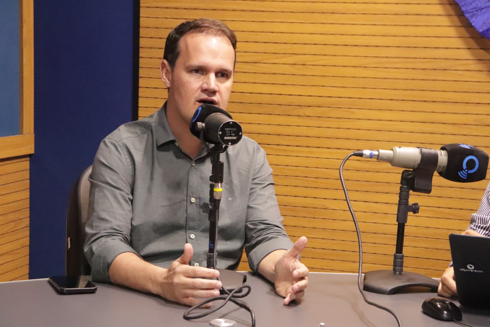 “ACM Neto precisa explicar porque sua chapa recebeu milhões do Master de Vorcaro”, afirma Júlio Pinheiro