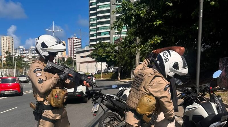 Sem confronto e com policiamento reforçado, retirada de ônibus no Nordeste de Amaralina gera críticas de Bobô