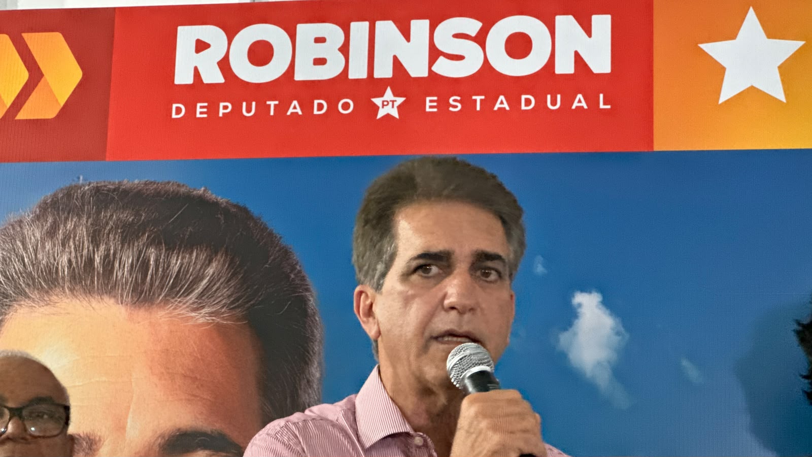 “A oposição ao PT na Bahia se aliou ao bolsonarismo e usa a tática da mentira”, afirma Robinson