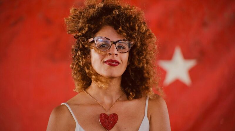 “Salvador tem capacidade de oferecer uma educação muito melhor”: Maria Marighella critica gestão municipal após resultado da educação de Salvador no Ideb