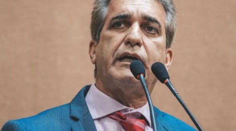Robinson acusa Neto e Bruno de tentarem politizar publicidade privada da Ponte