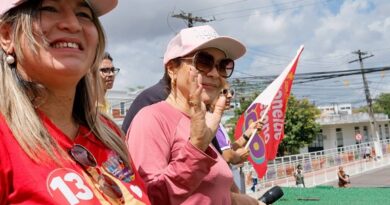 Ivoneide percorre ruas de Camaçari para fortalecer o time de Lula e Jerônimo