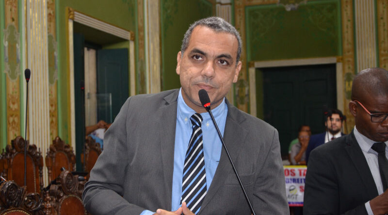 Vereador apresenta projeto para reduzir tarifa de esgoto em Salvador