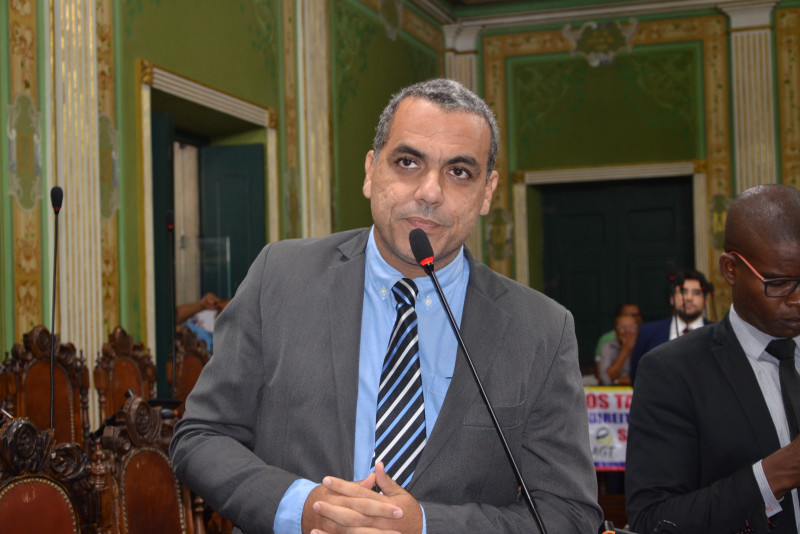 Vereador apresenta projeto para reduzir tarifa de esgoto em Salvador