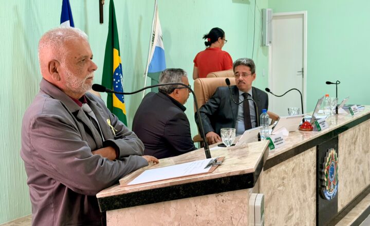 Vereador Absolon Pimentel propõe asfaltamento de ruas e praças do centro de Várzea Nova