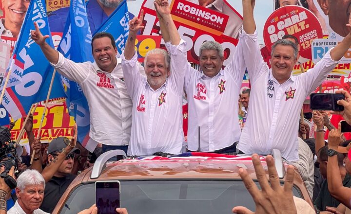 Geraldinho destaca VLT durante caminhada no Subúrbio e critica gestão municipal de Salvador