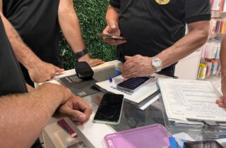 Operação Mobile fiscaliza estabelecimentos de venda e assistência técnica de celulares em Salvador