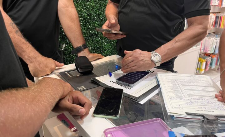 Operação Mobile fiscaliza estabelecimentos de venda e assistência técnica de celulares em Salvador