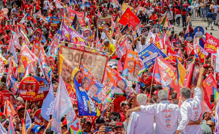 Jerônimo faz caminhada histórica e reúne 30 mil pessoas em Vitória da Conquista na reta final da campanha