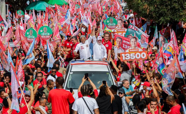 Jerônimo participa de caminhada em Santo Estêvão e cita R$ 1,21 bilhão em investimentos no Portal do Sertão