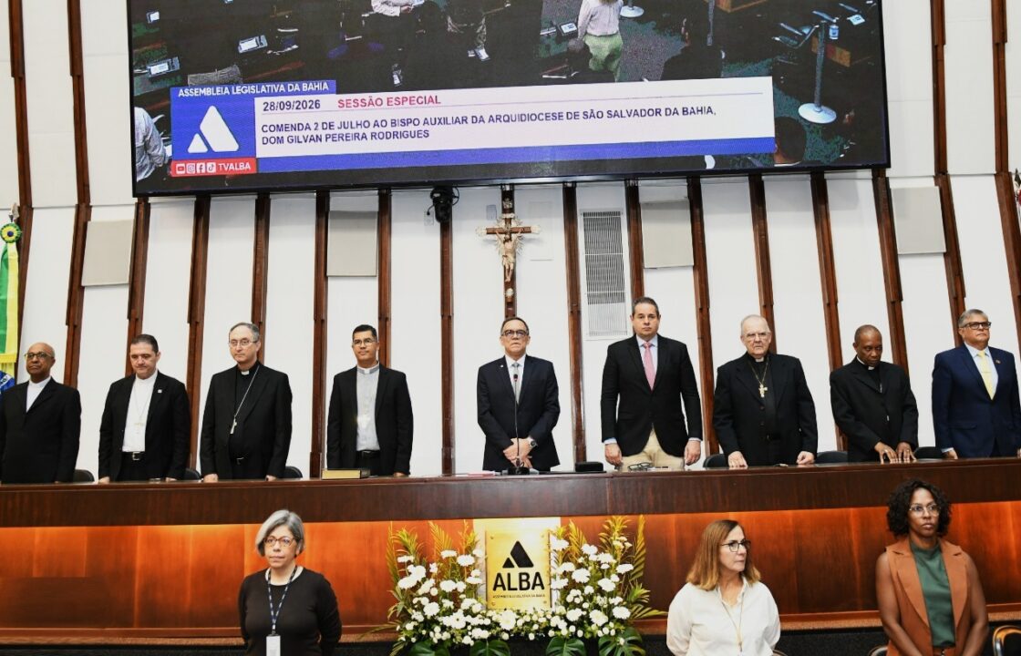 Dom Gilvan é homenageado na ALBA por trajetória dedicada à fé e às causas sociais