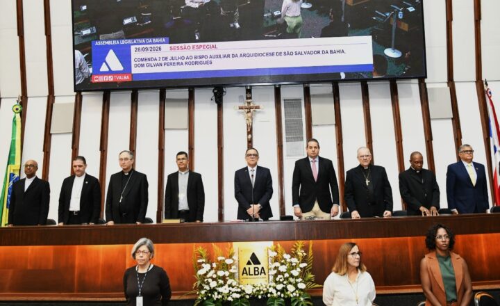 Dom Gilvan é homenageado na ALBA por trajetória dedicada à fé e às causas sociais
