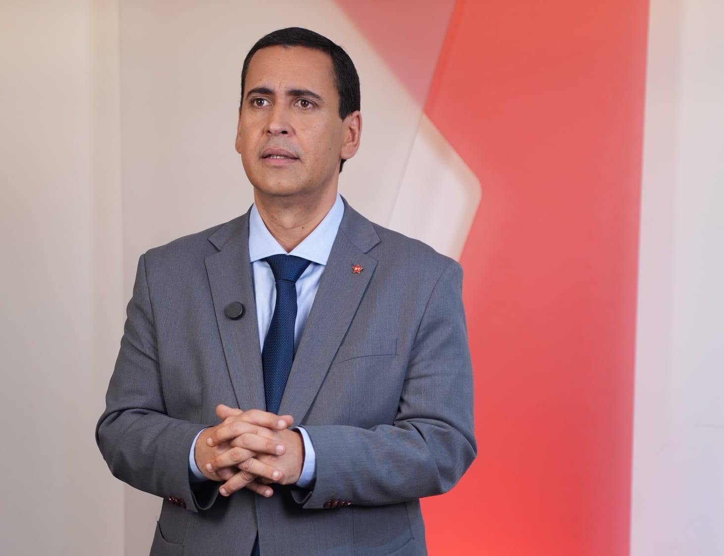 “Congresso não é ‘inimigo do povo’, os apoiadores de Flávio Bolsonaro é que são”, diz secretário do PT