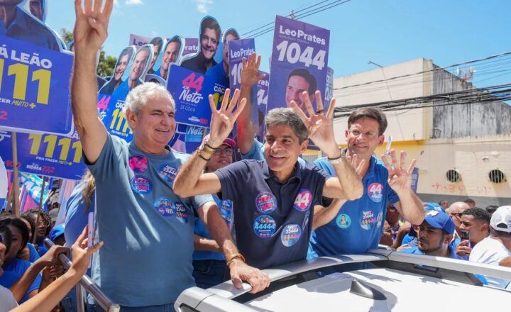 ACM Neto apresenta propostas para educação e infraestrutura durante caminhada em Salvador