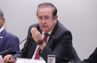 Comissão aprova projeto que autoriza extensão de estágio após conclusão de curso superior