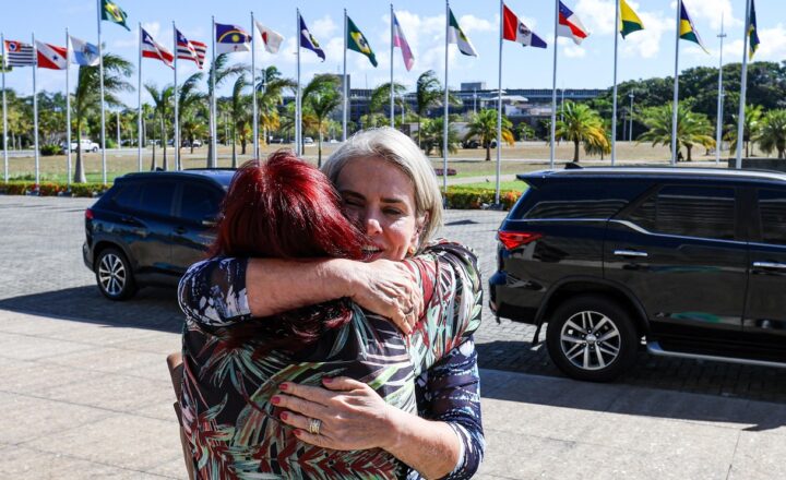 De volta a Salvador, Ivana Bastos tem encontro com os servidores da Assembleia Legislativa