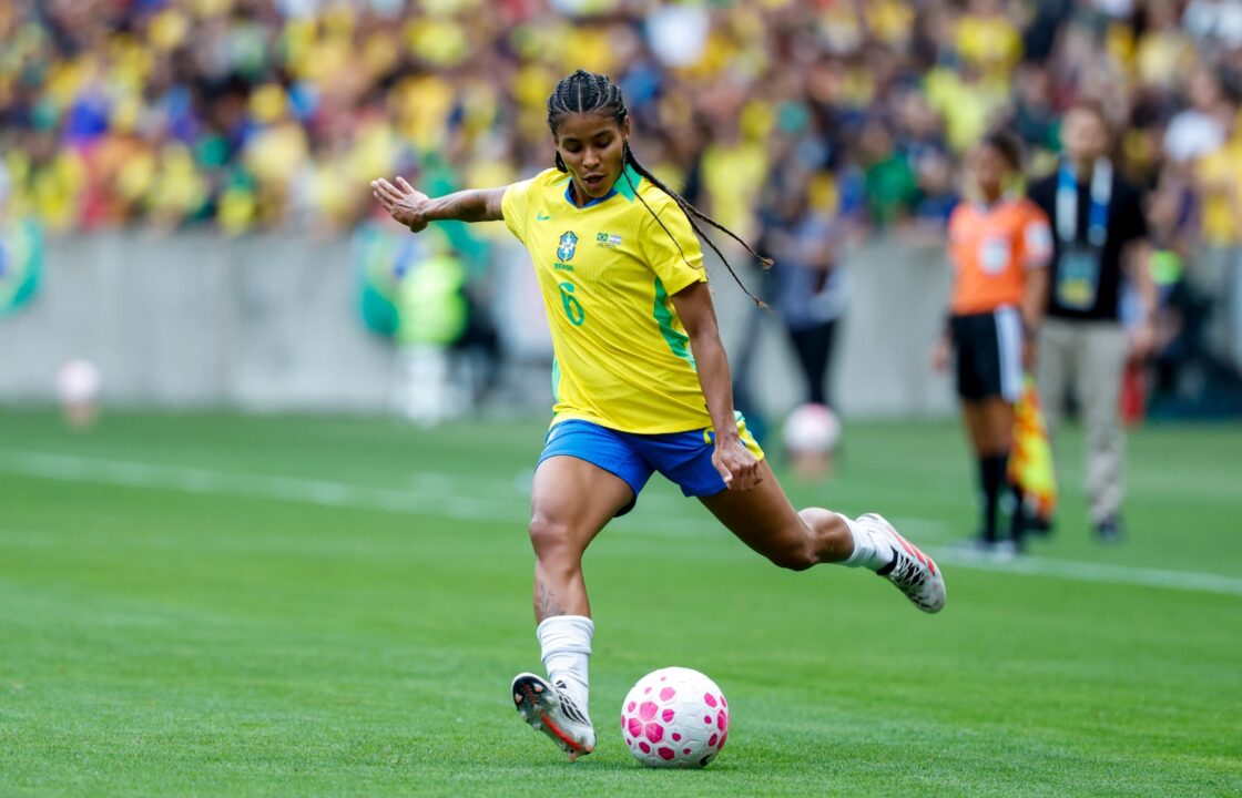 Na Seleção Brasileira, Raissa Bahia nutre sonho de disputar Copa do Mundo e defende legado de fortalecimento do futebol feminino