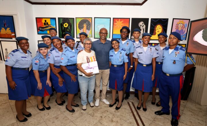 Em Salvador, estudantes do CPM Lobato transformam sentimentos e experiências em obras de arte